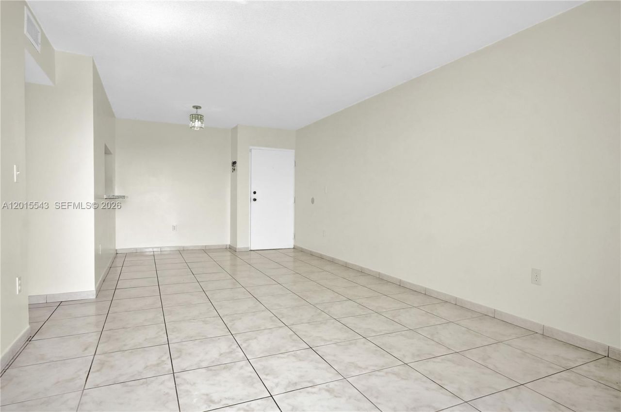 11715 SW 18th St, Unit 410, Miami, FL 33175 Photo