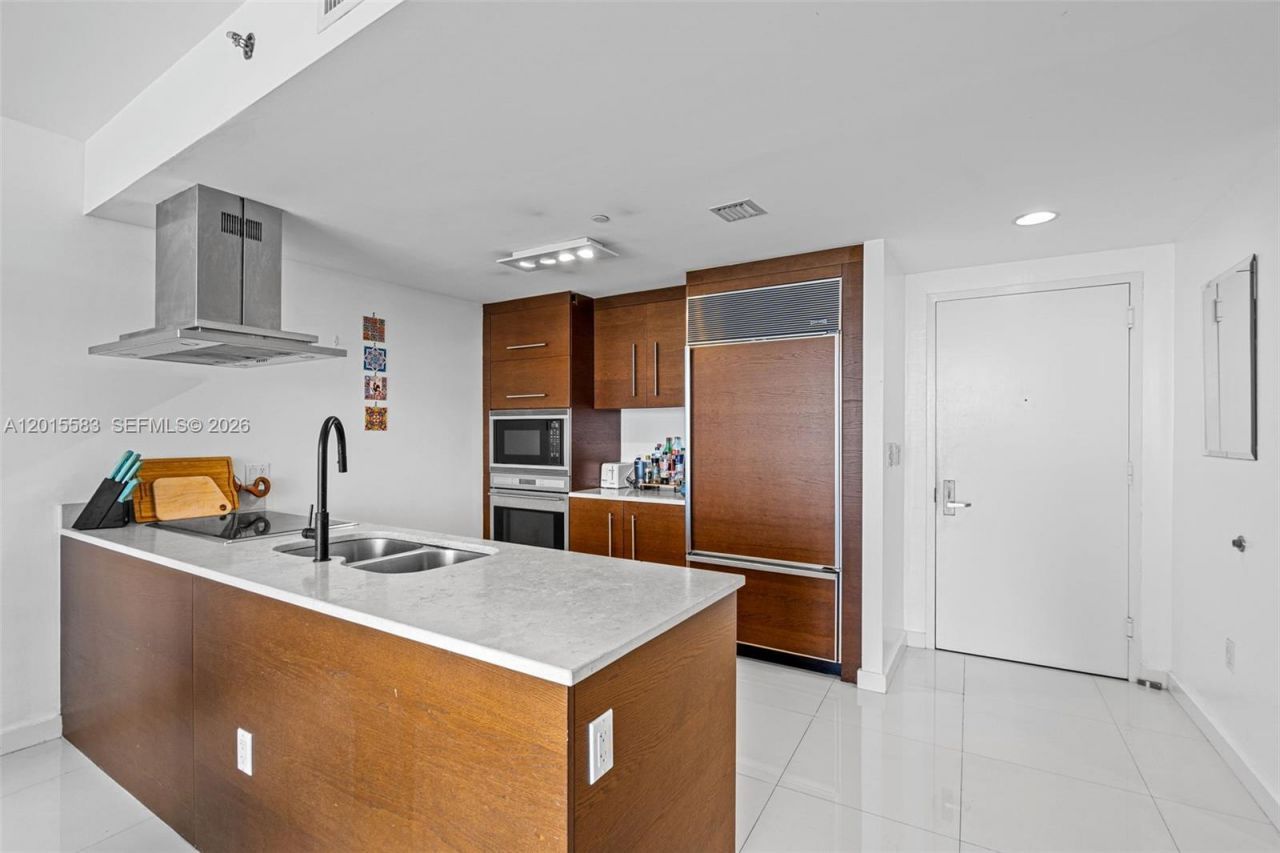 465 Brickell Ave , Unit 1016, Miami, FL 33131 Photo