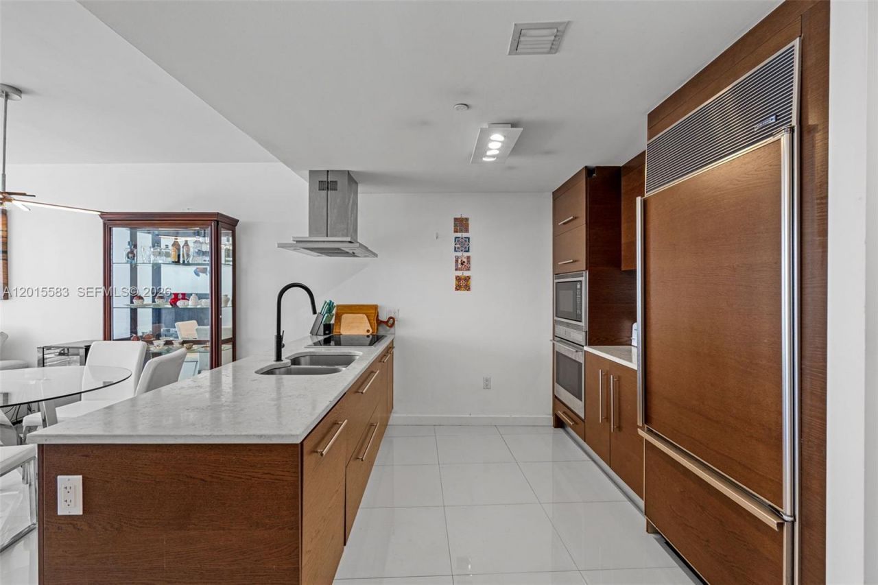 465 Brickell Ave , Unit 1016, Miami, FL 33131 Photo