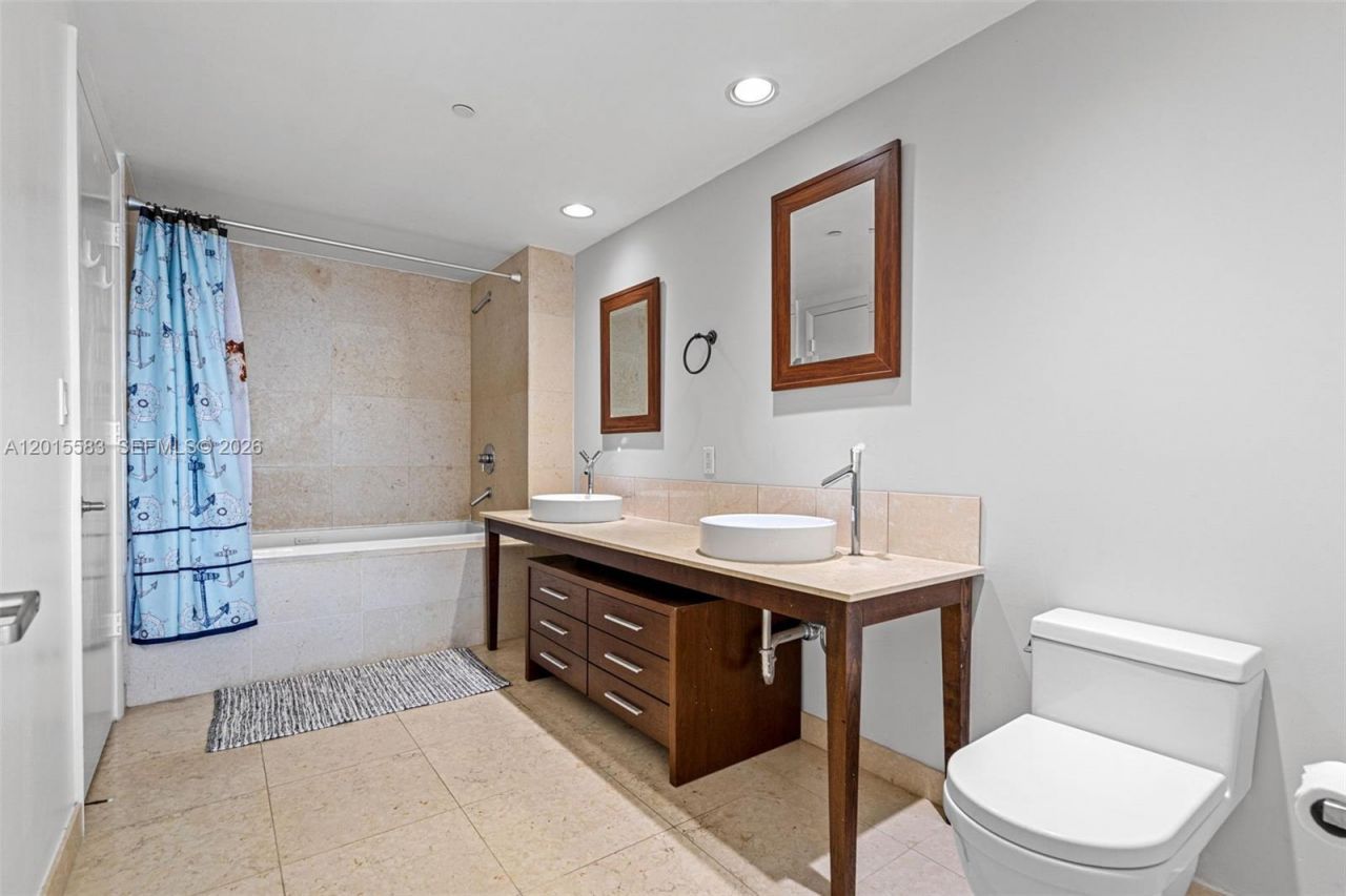 465 Brickell Ave , Unit 1016, Miami, FL 33131 Photo