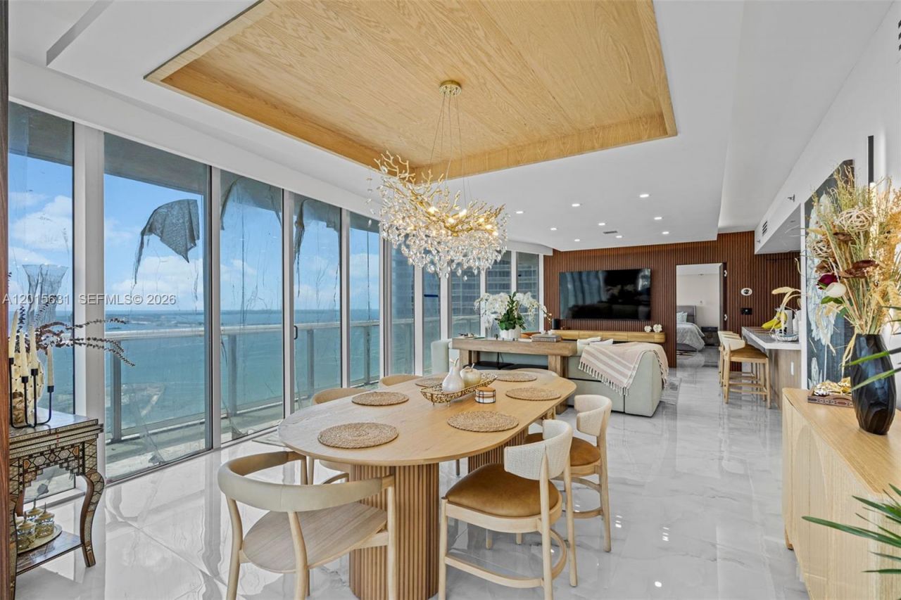 465 Brickell Ave , Unit 3301, Miami, FL 33131 Photo