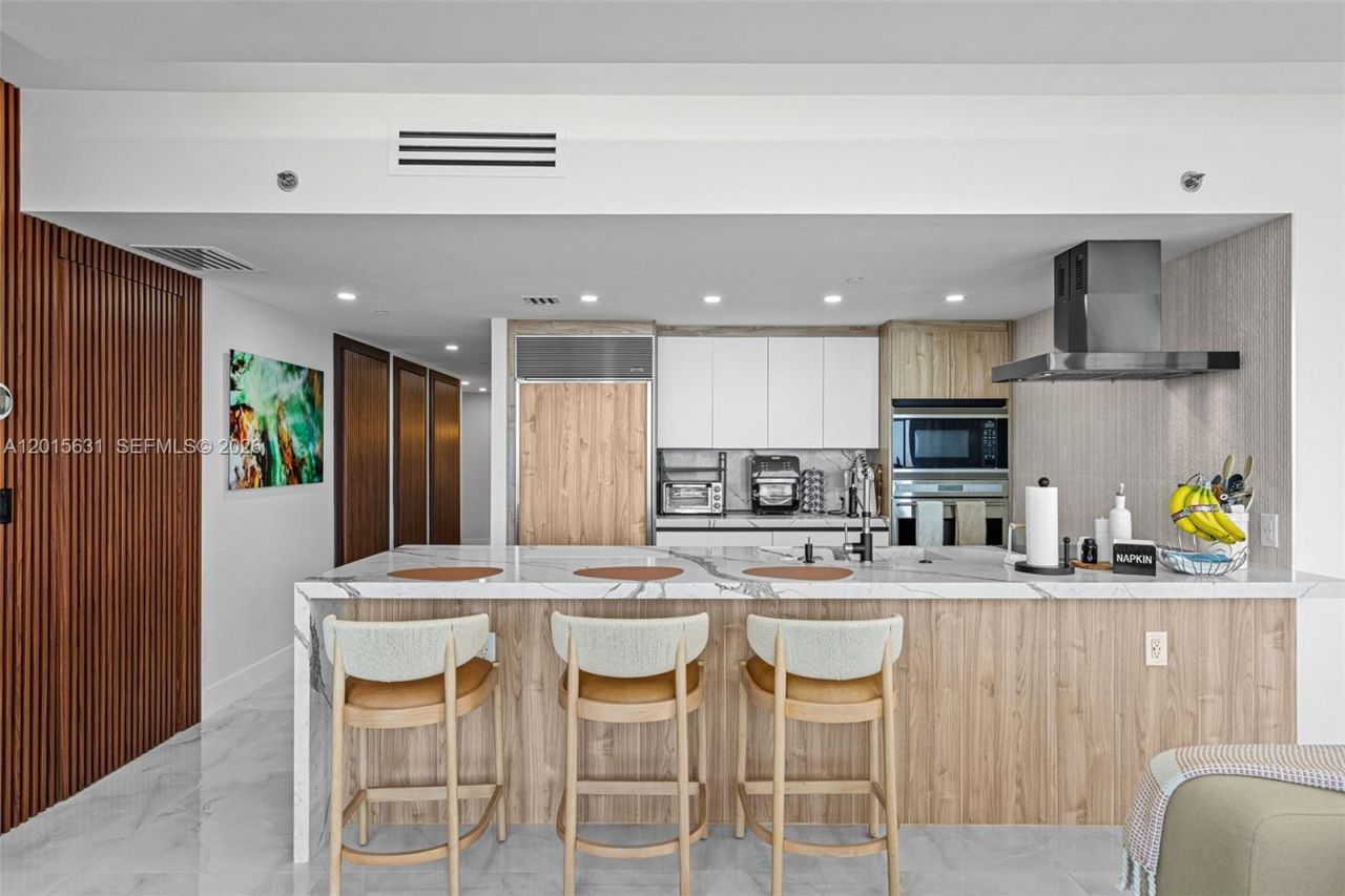 465 Brickell Ave , Unit 3301, Miami, FL 33131 Photo