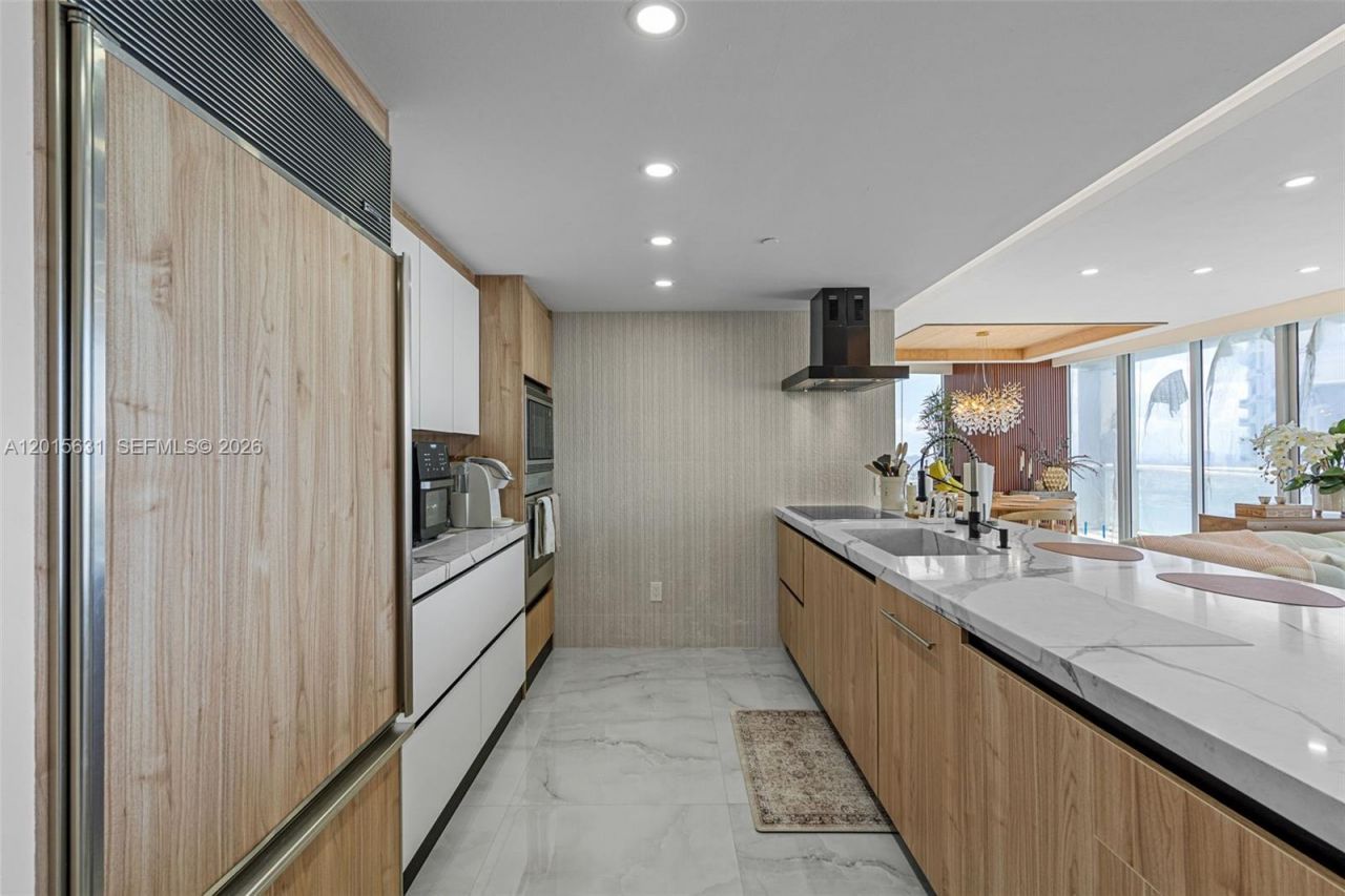 465 Brickell Ave , Unit 3301, Miami, FL 33131 Photo