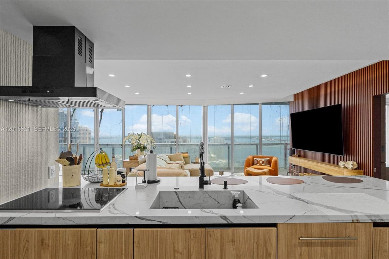 465 Brickell Ave , Unit 3301, Miami, FL 33131 Photo