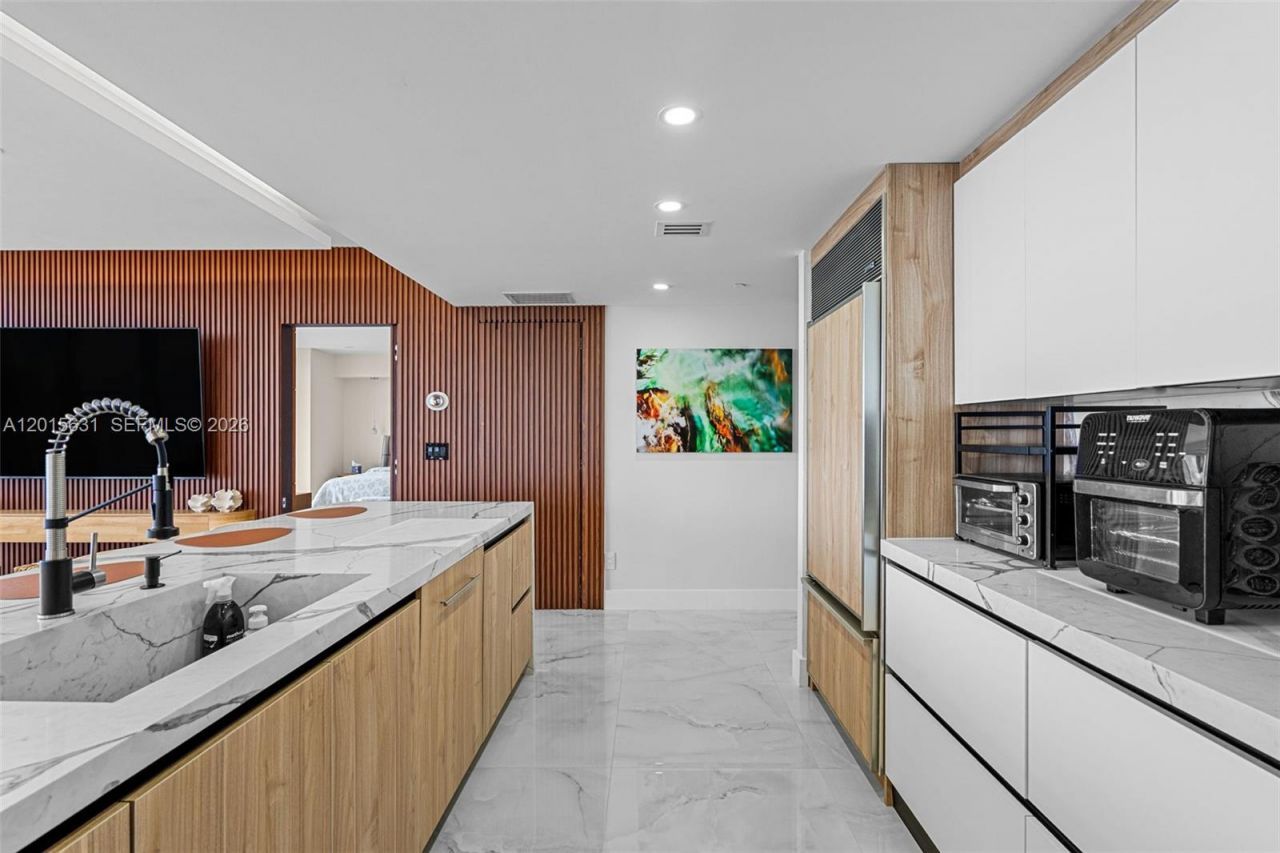 465 Brickell Ave , Unit 3301, Miami, FL 33131 Photo
