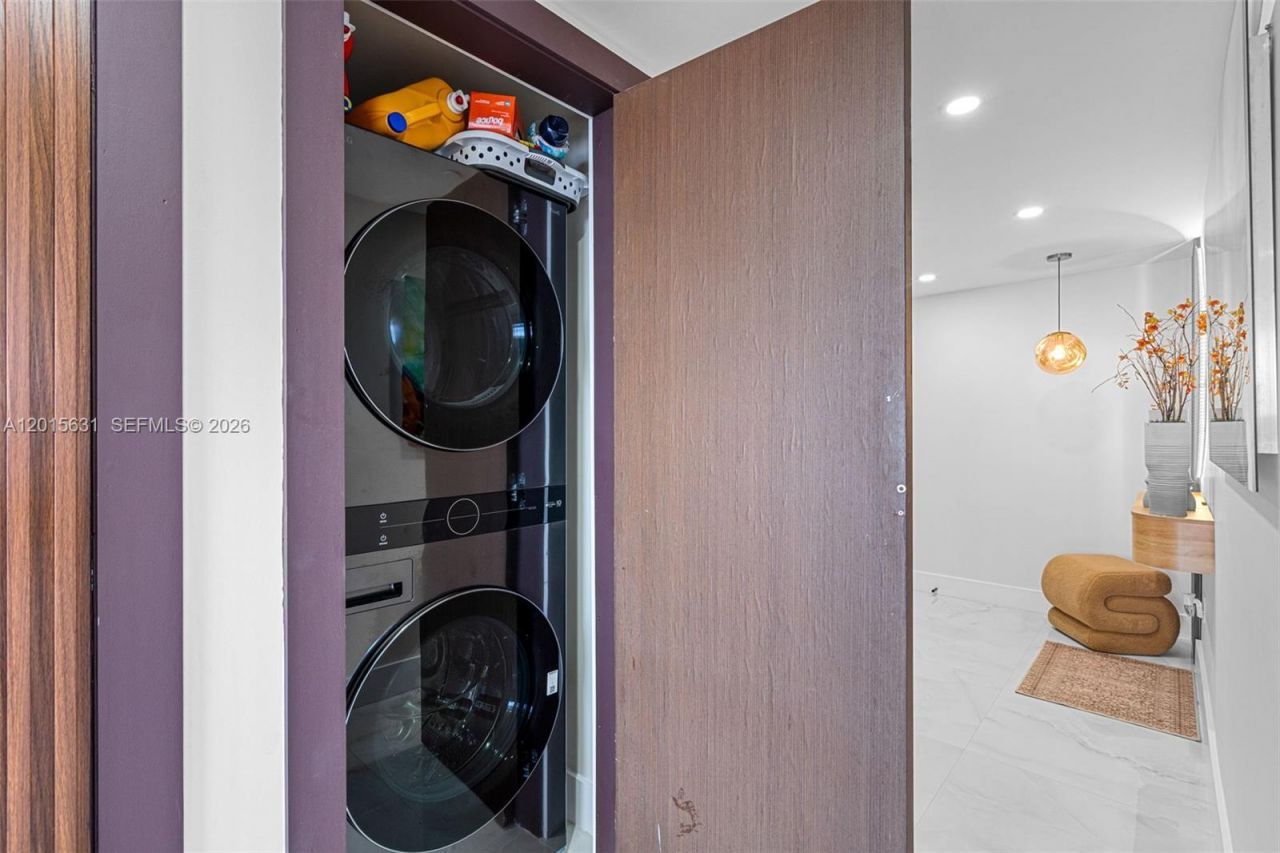 465 Brickell Ave , Unit 3301, Miami, FL 33131 Photo