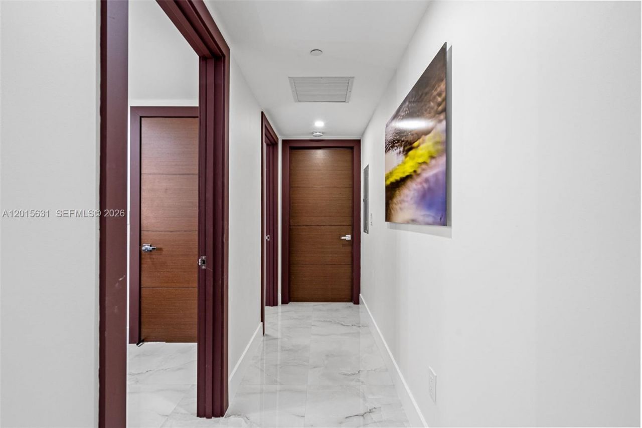465 Brickell Ave , Unit 3301, Miami, FL 33131 Photo