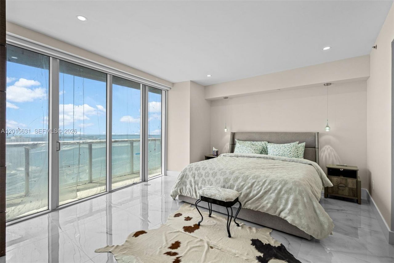 465 Brickell Ave , Unit 3301, Miami, FL 33131 Photo