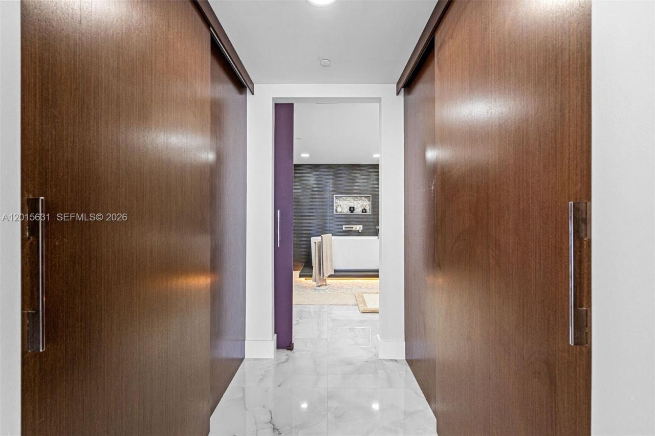 465 Brickell Ave , Unit 3301, Miami, FL 33131 Photo