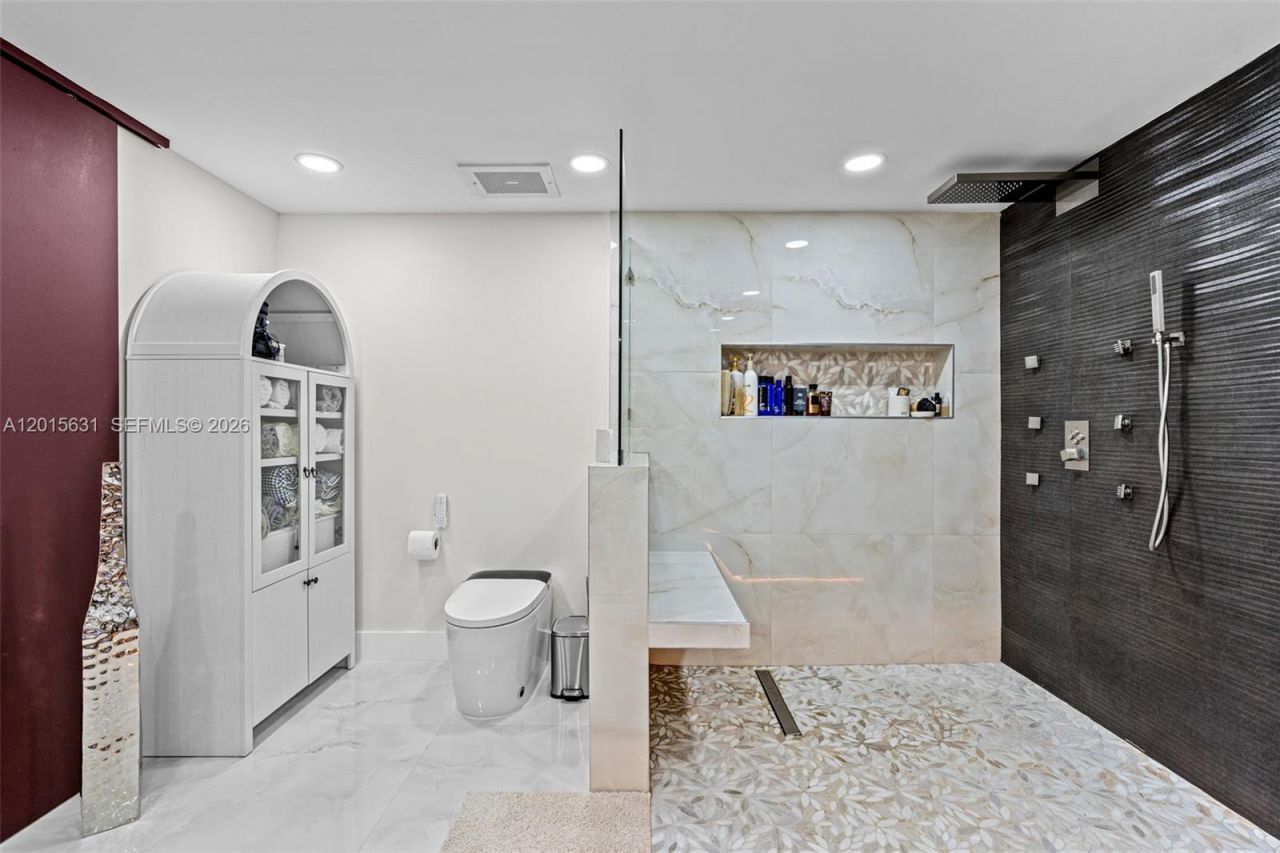 465 Brickell Ave , Unit 3301, Miami, FL 33131 Photo
