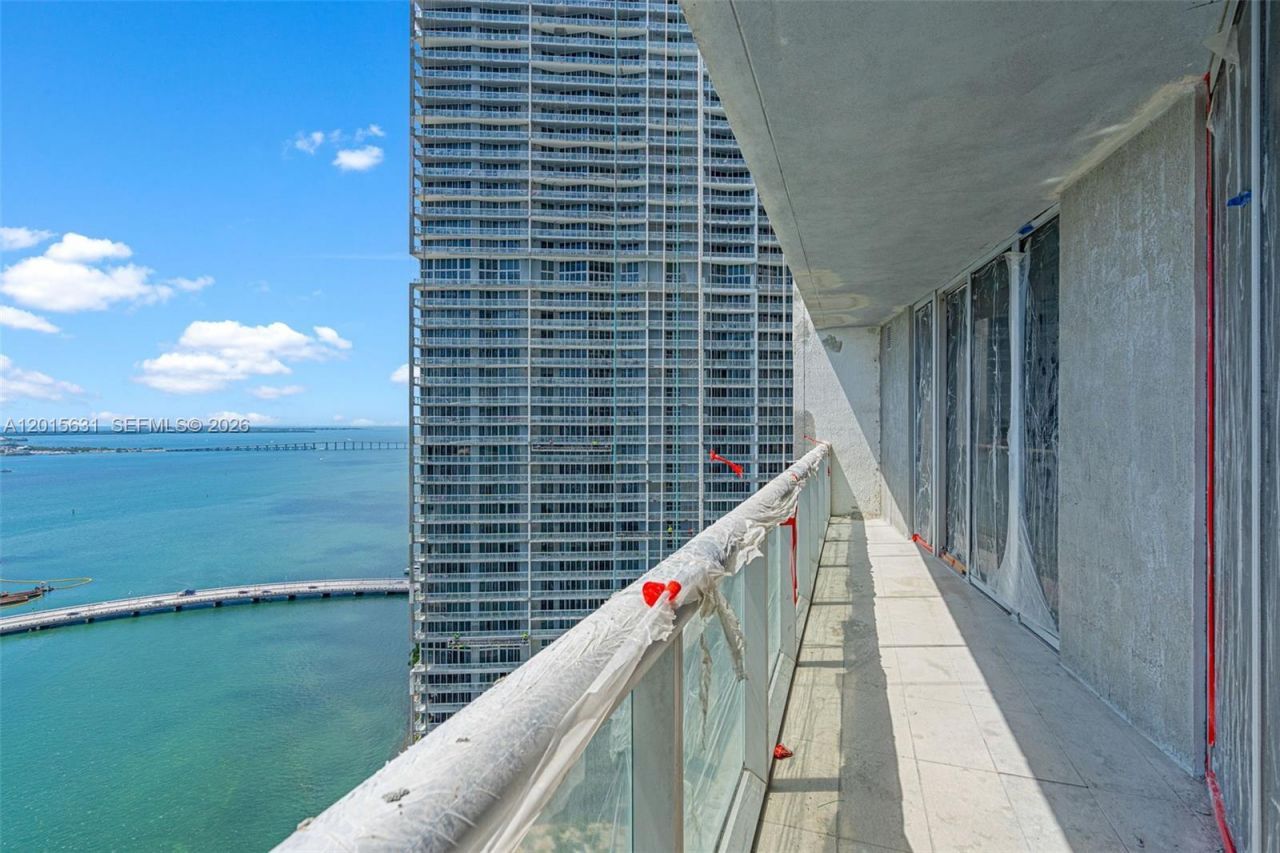 465 Brickell Ave , Unit 3301, Miami, FL 33131 Photo
