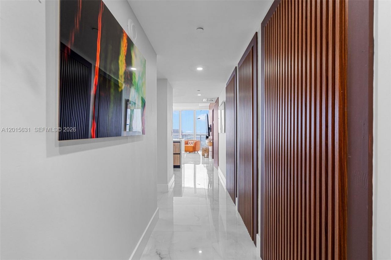 465 Brickell Ave , Unit 3301, Miami, FL 33131 Photo