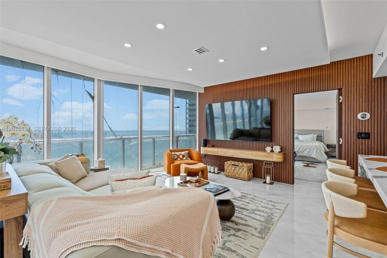 465 Brickell Ave , Unit 3301, Miami, FL 33131 Photo