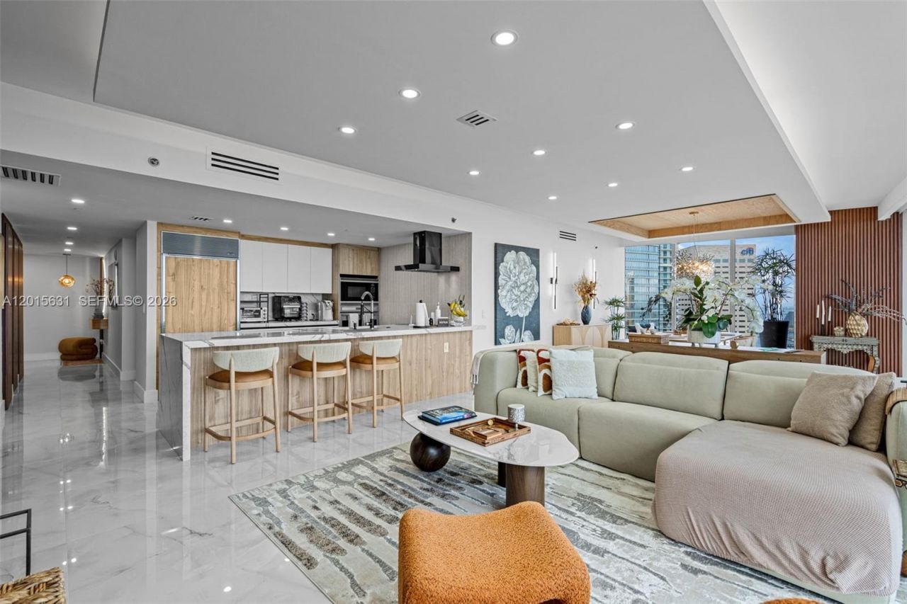 465 Brickell Ave , Unit 3301, Miami, FL 33131 Photo