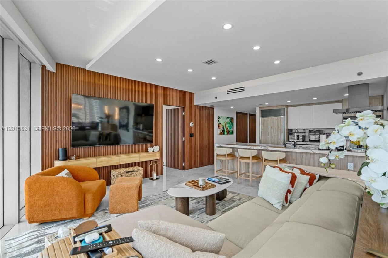 465 Brickell Ave , Unit 3301, Miami, FL 33131 Photo
