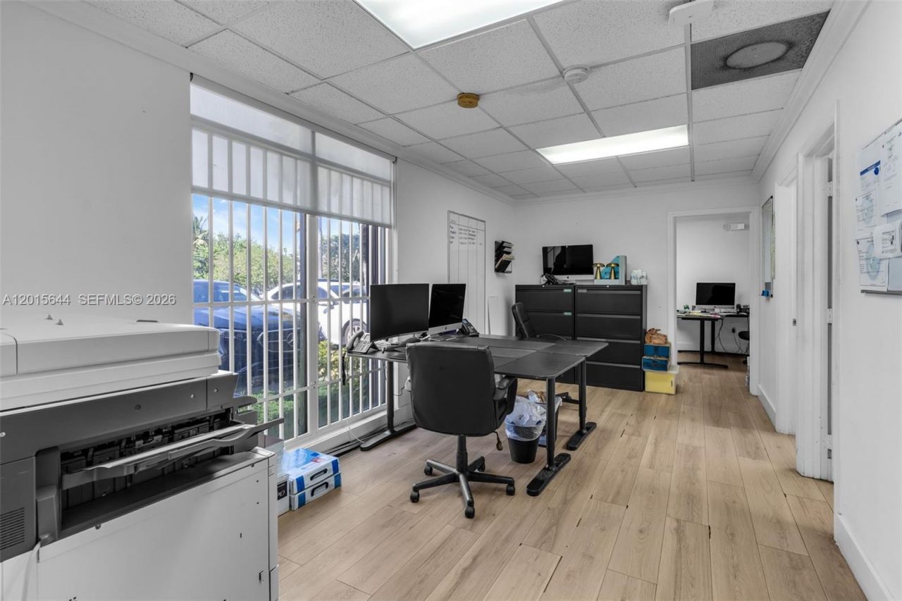 8344 NW 30th Ter , Unit 4, Doral, FL 33122 Photo