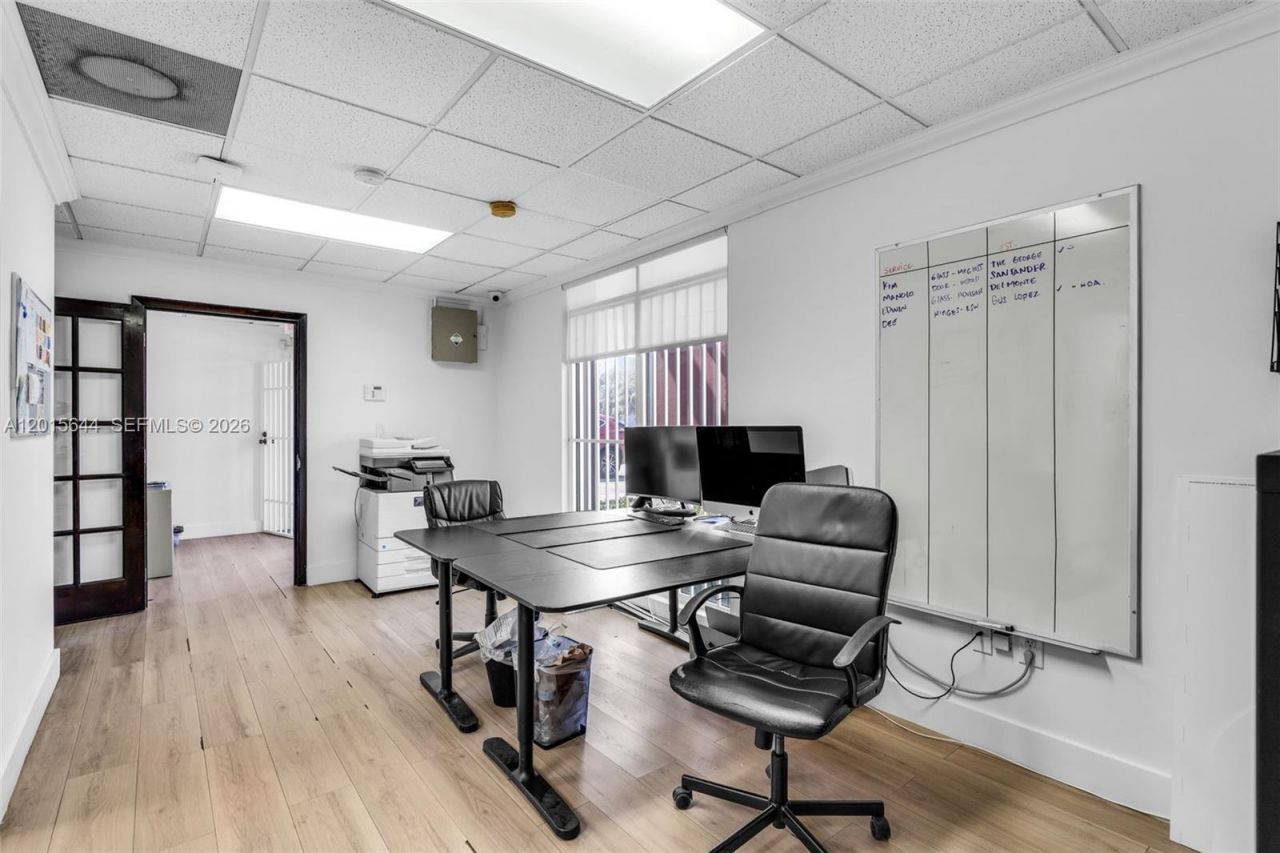 8344 NW 30th Ter , Unit 4, Doral, FL 33122 Photo