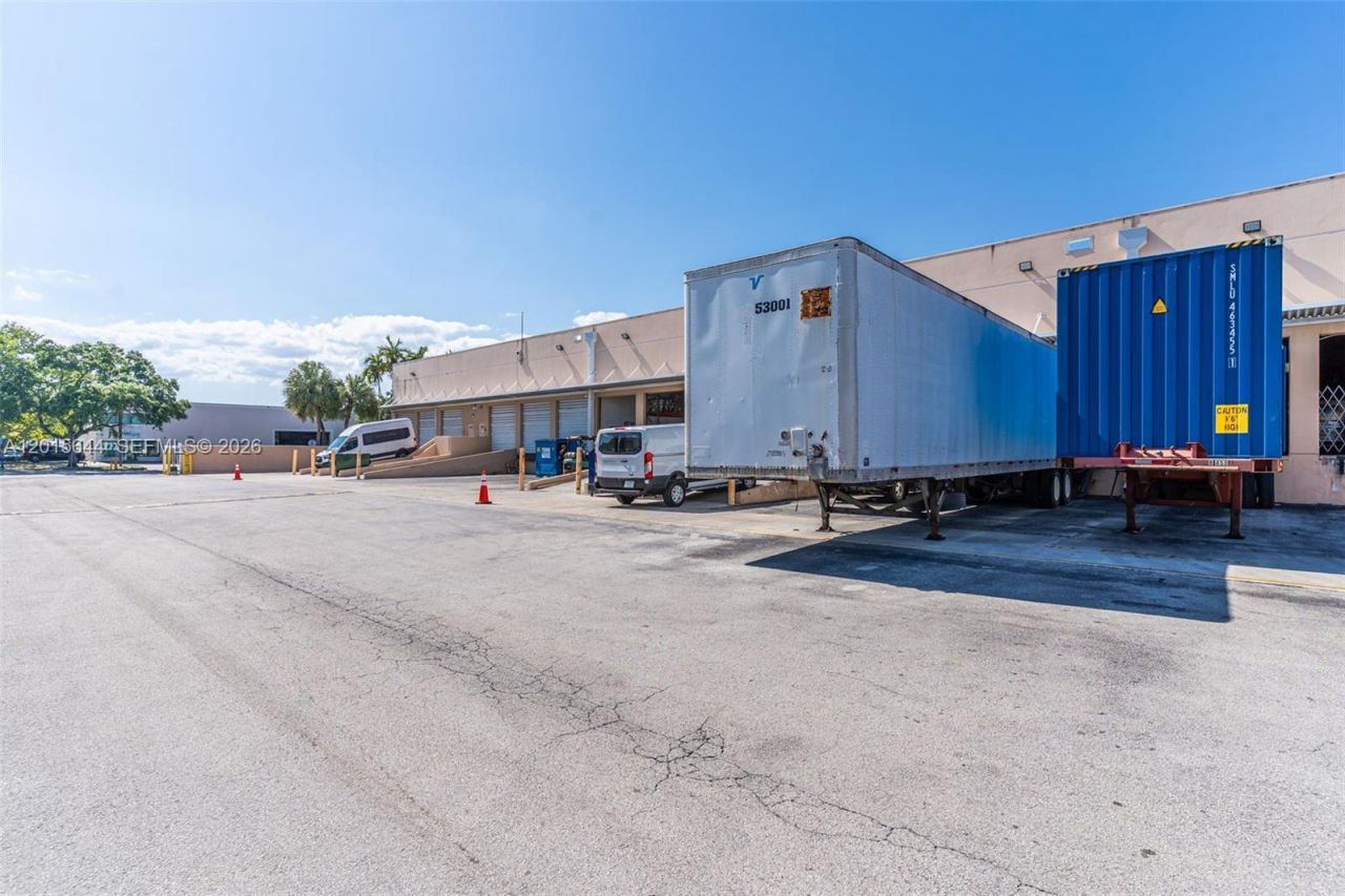 8344 NW 30th Ter , Unit 4, Doral, FL 33122 Photo