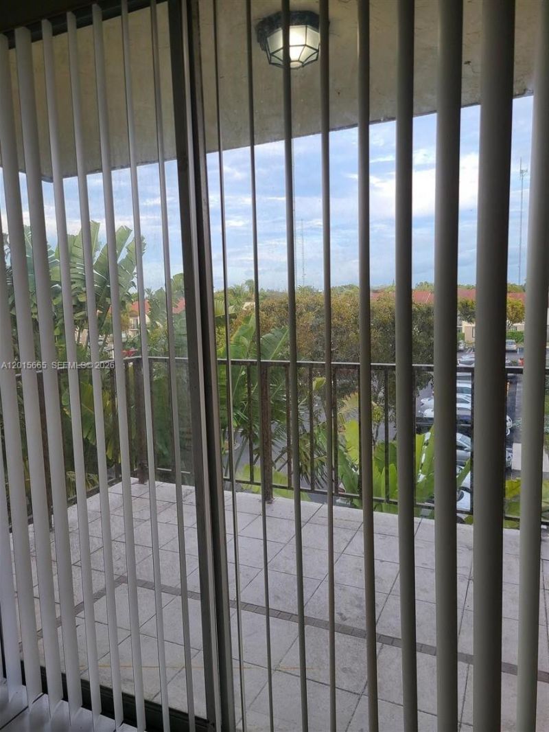5100 SW 41st Street , Unit 322, Pembroke Park, FL 33023 Photo