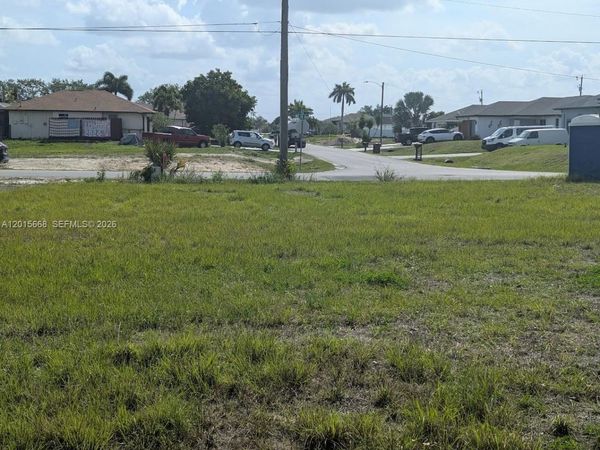 1402 NE 14 ave , Cape Coral, FL 33909