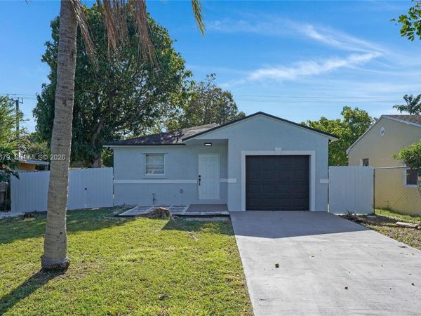 1529 NW 1st Ave , Fort Lauderdale, FL 33311