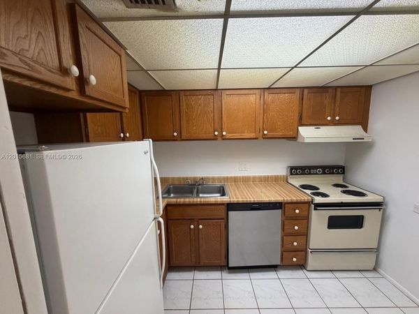 3720 Inverrary Dr , Unit 2K, Lauderhill, FL 33319