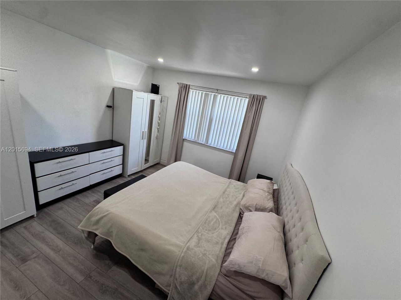 8550 Byron Ave, Unit 2G, Miami Beach, FL 33141 Photo