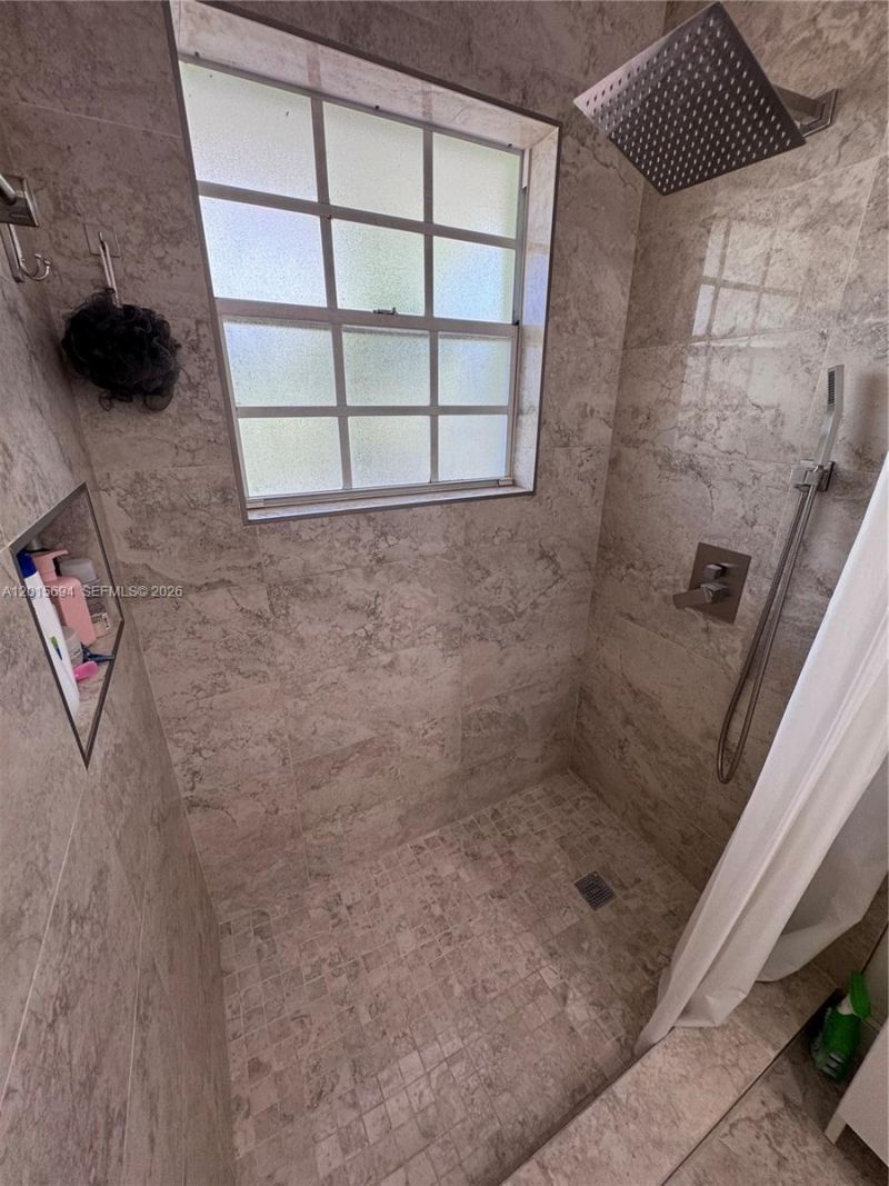 8550 Byron Ave, Unit 2G, Miami Beach, FL 33141 Photo