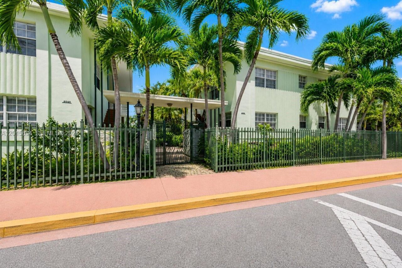 8550 Byron Ave, Unit 2G, Miami Beach, FL 33141 Photo