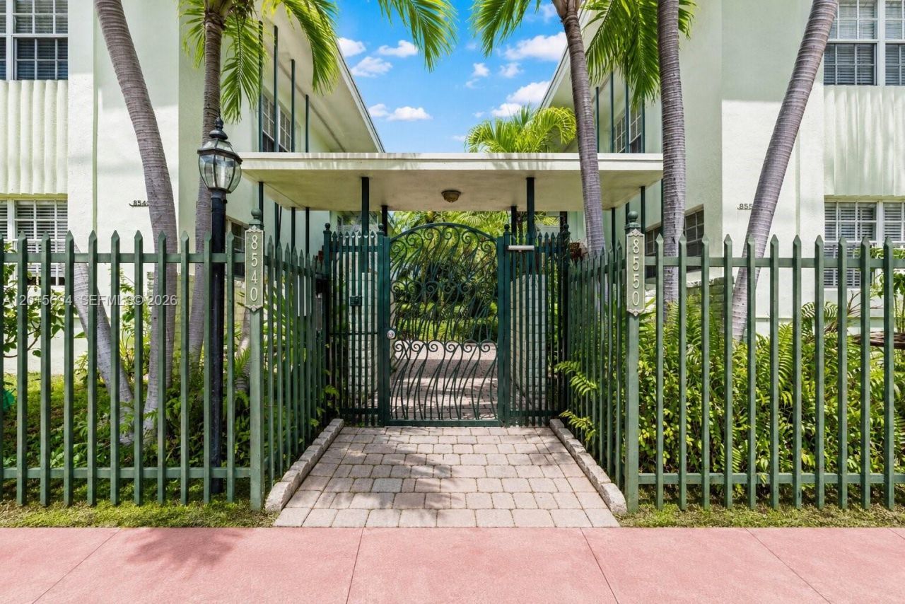 8550 Byron Ave, Unit 2G, Miami Beach, FL 33141 Photo
