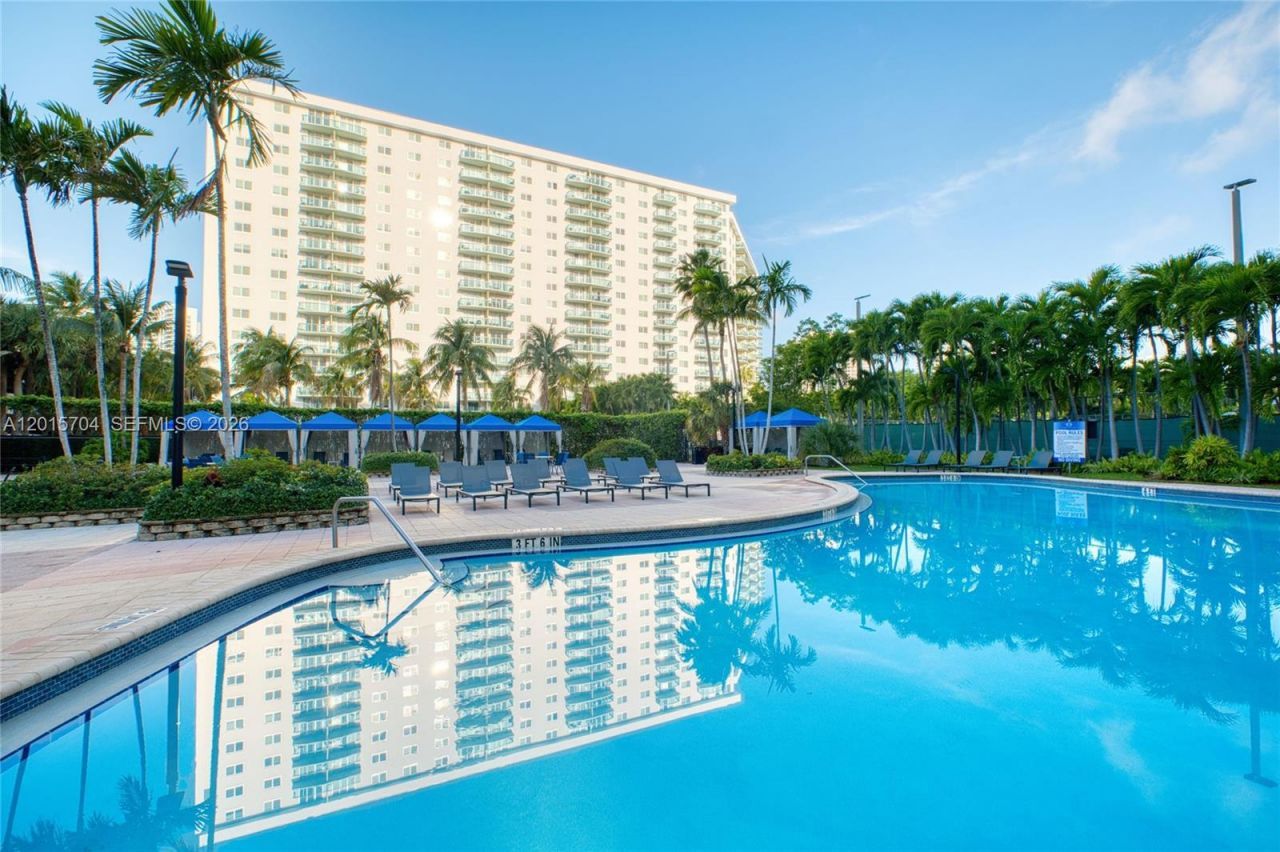 19370 Collins Ave , Unit 826, Sunny Isles Beach, FL 33160 Photo