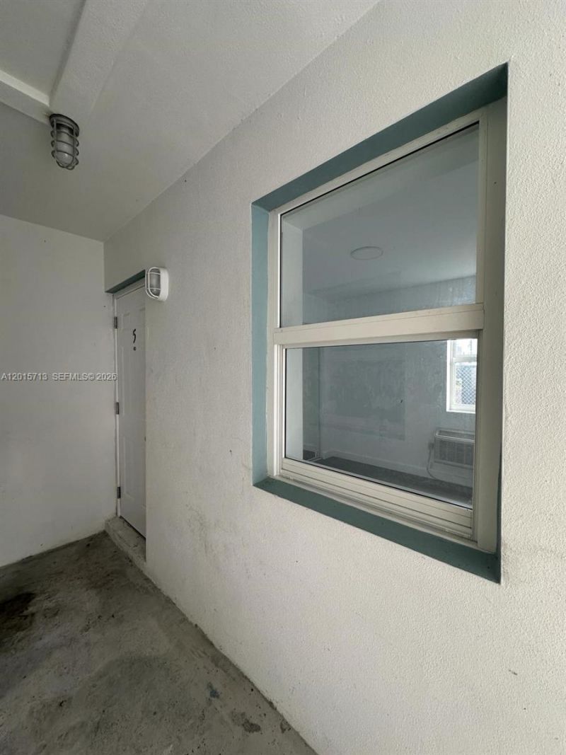 1535 NW 1st Pl , Unit 10, Miami, FL 33136 Photo