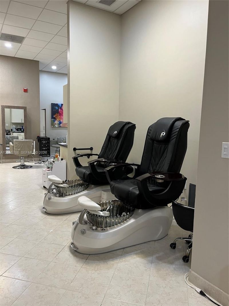 16101 Emerald Estates Dr, Unit 254, Weston, FL 33331 Photo