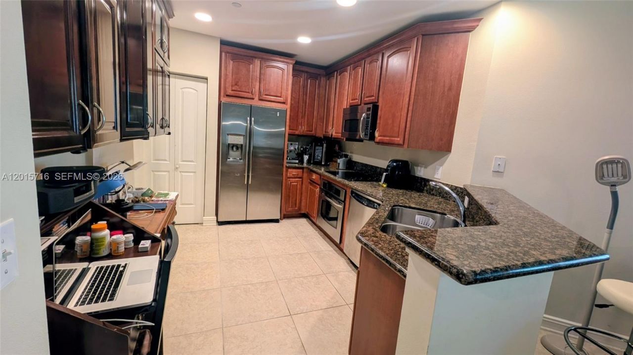 16101 Emerald Estates Dr, Unit 254, Weston, FL 33331 Photo