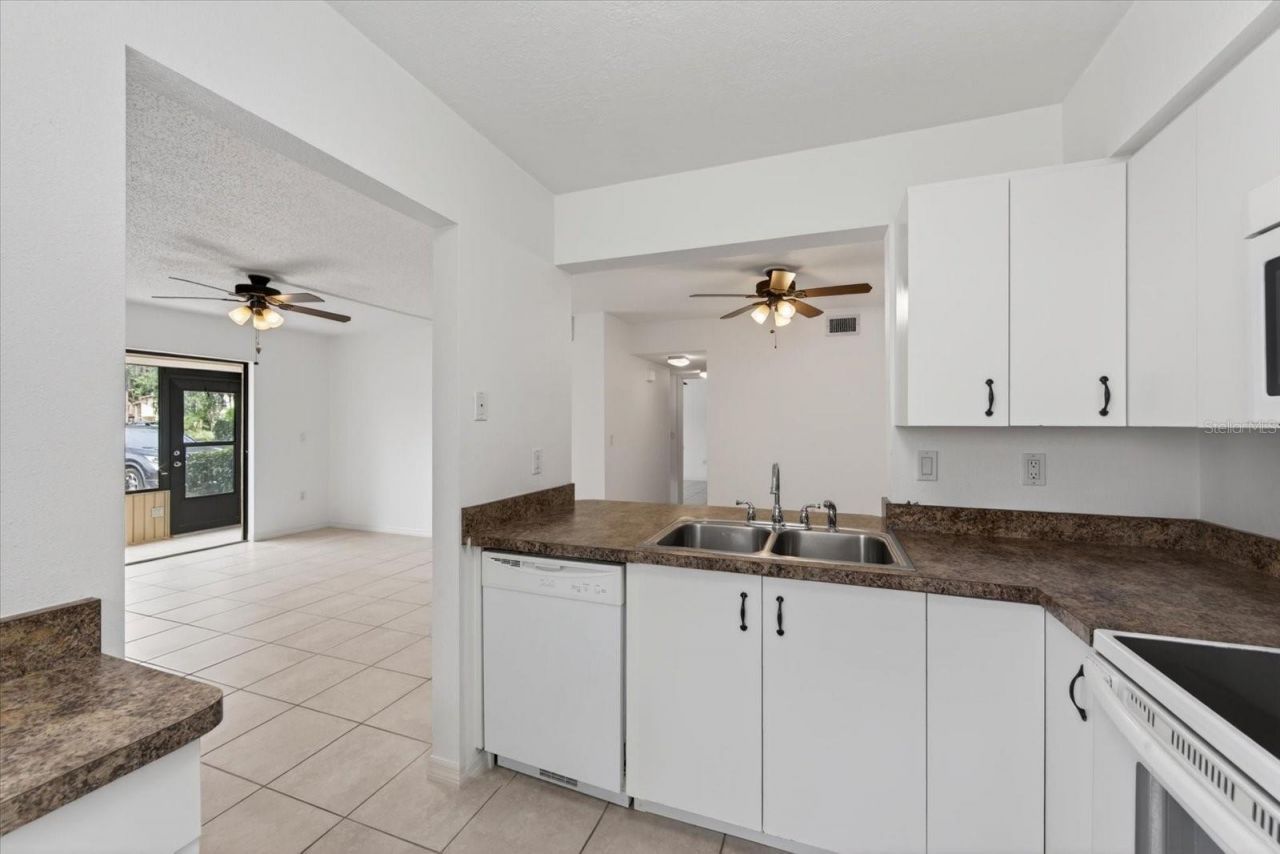 5735 Gardens Drive, Unit 5735, Sarasota, FL 34243 Photo