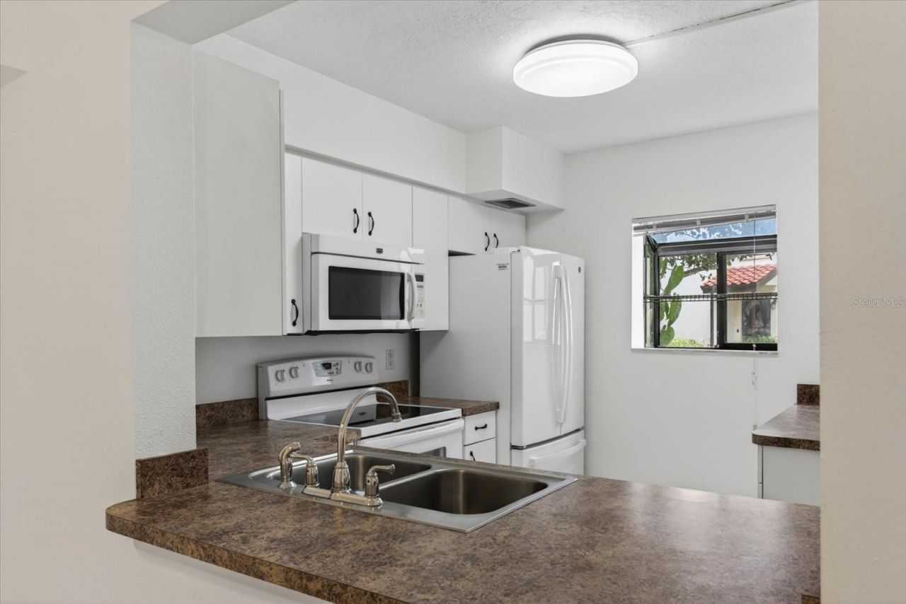 5735 Gardens Drive, Unit 5735, Sarasota, FL 34243 Photo