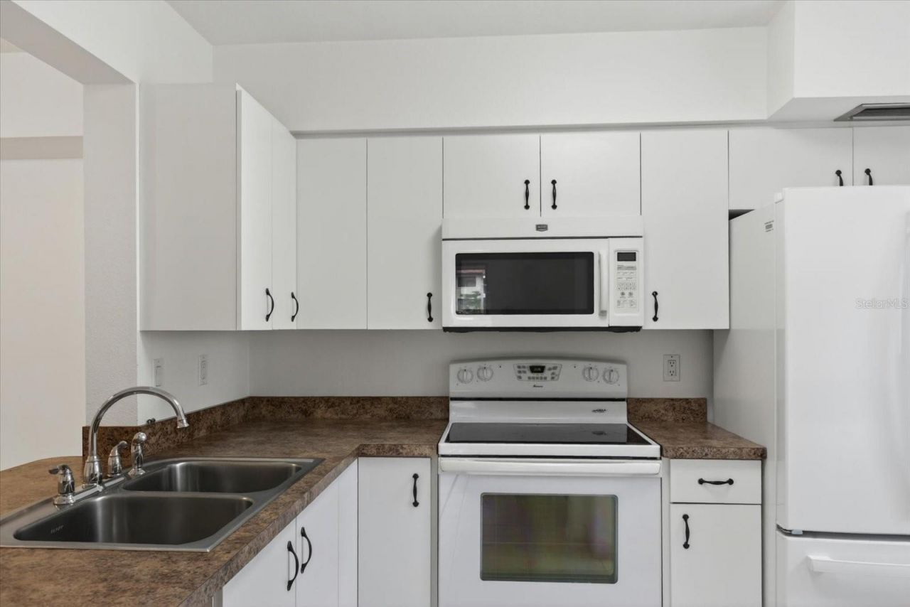 5735 Gardens Drive, Unit 5735, Sarasota, FL 34243 Photo