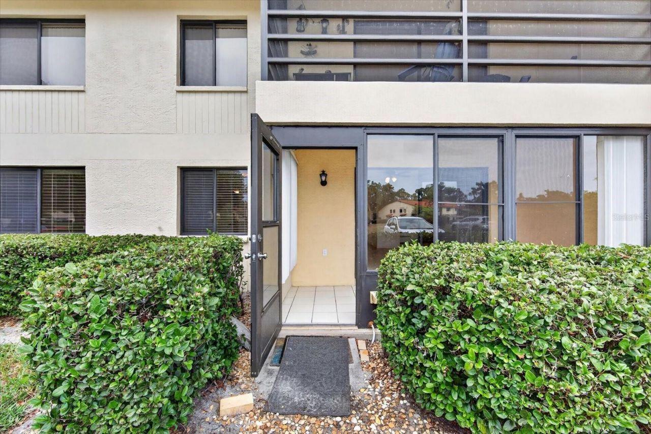 5735 Gardens Drive, Unit 5735, Sarasota, FL 34243 Photo