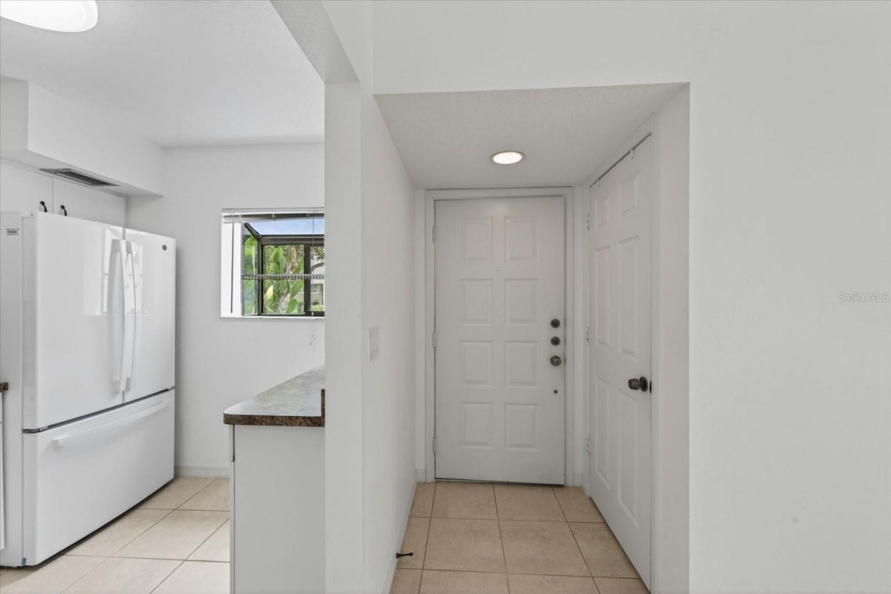 5735 Gardens Drive, Unit 5735, Sarasota, FL 34243 Photo