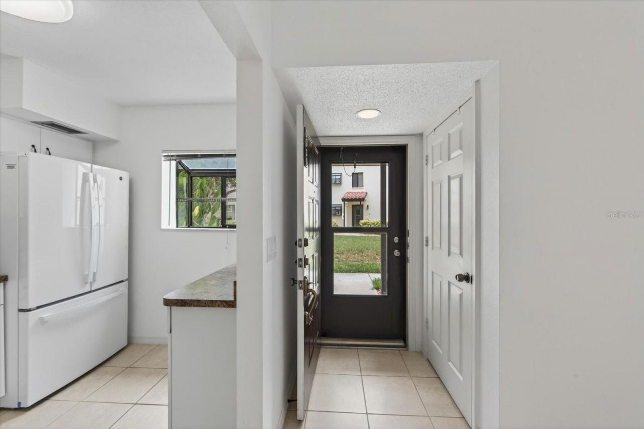 5735 Gardens Drive, Unit 5735, Sarasota, FL 34243 Photo