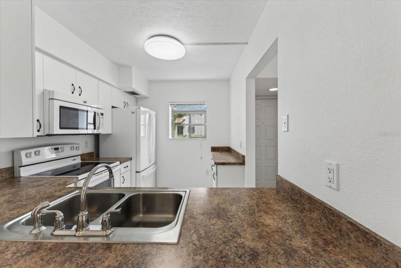 5735 Gardens Drive, Unit 5735, Sarasota, FL 34243 Photo