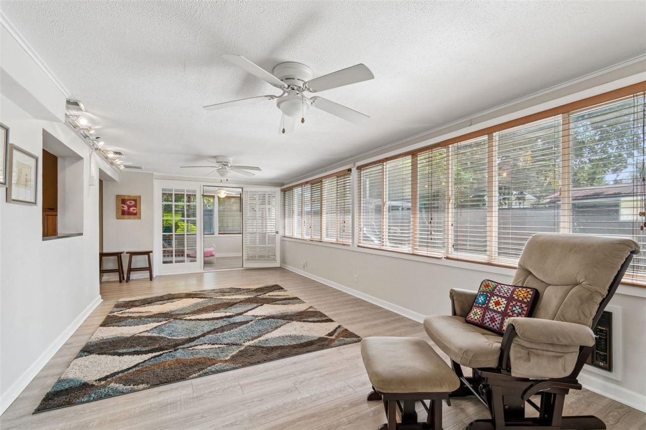 546 Gershwin Drive, Largo, FL 33771 Photo