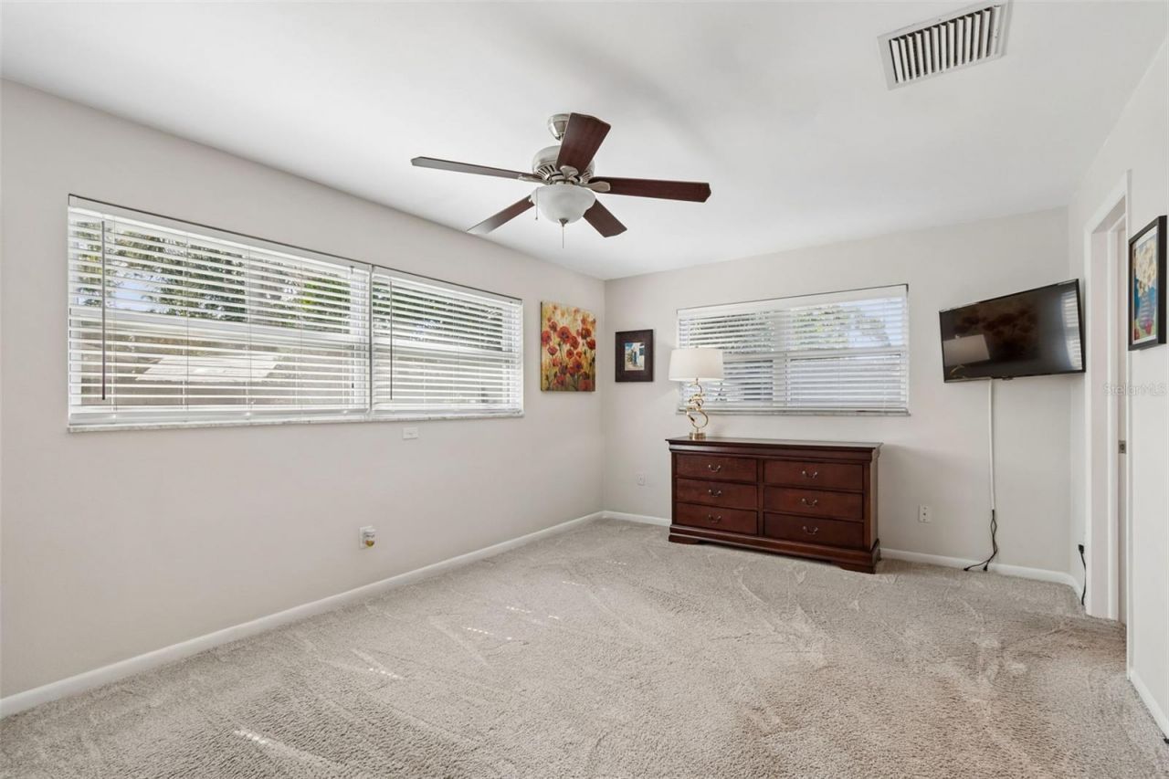 546 Gershwin Drive, Largo, FL 33771 Photo
