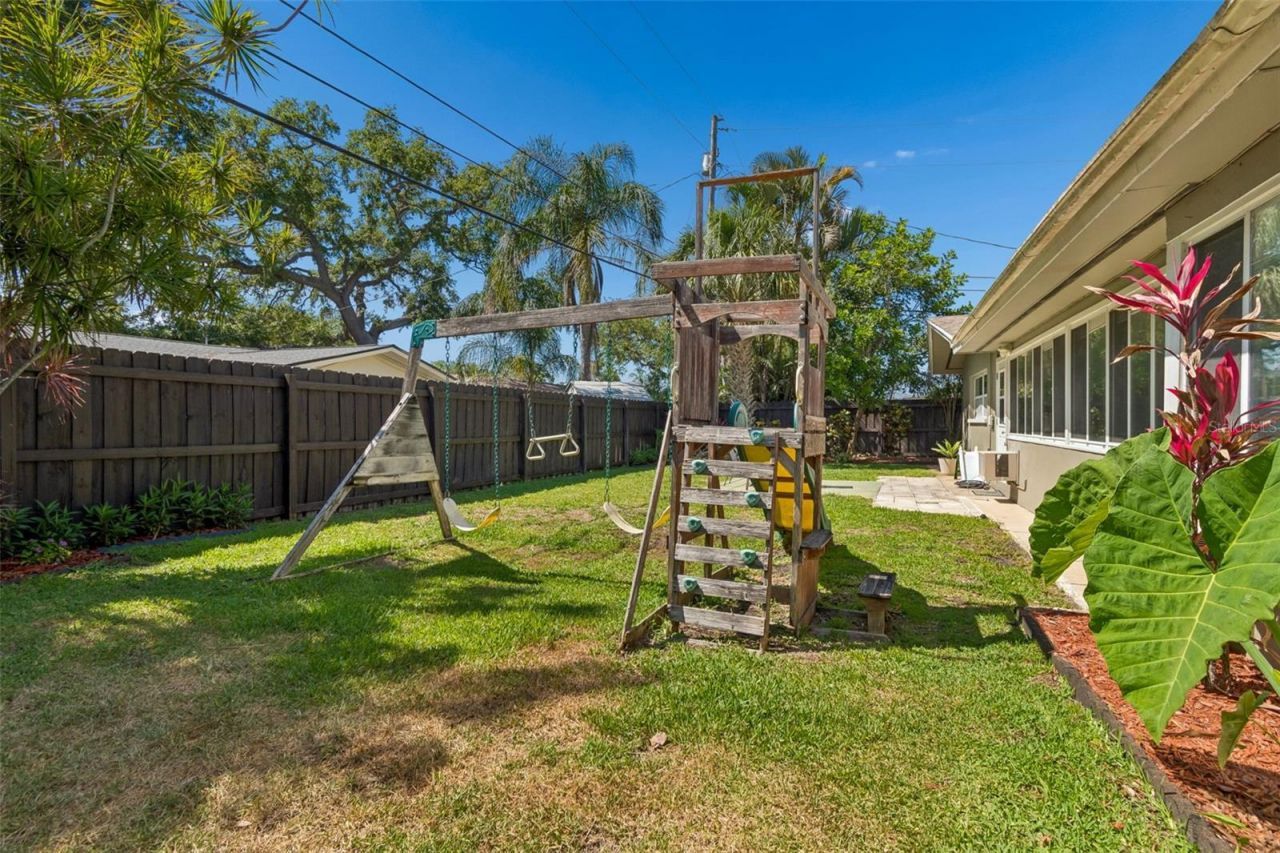 546 Gershwin Drive, Largo, FL 33771 Photo