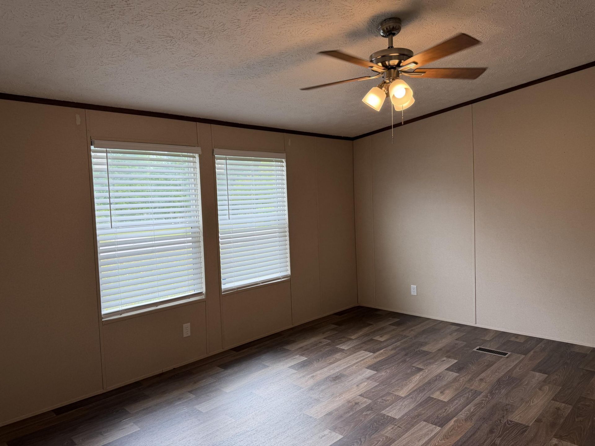 4616 Easy Street Photo 14