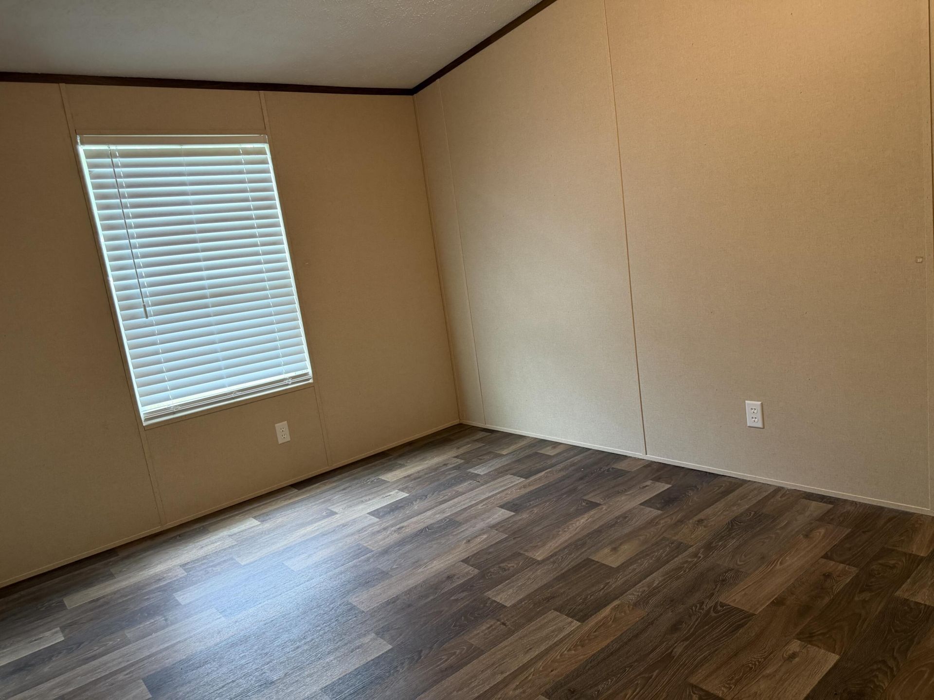 4616 Easy Street Photo 8