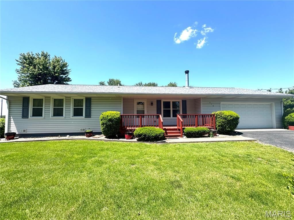 618 S Central Street, Coffeen, IL 62017 Main Photo