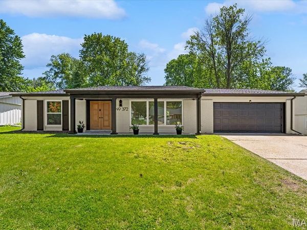 372 Roanoke Drive, Belleville, IL 62221
