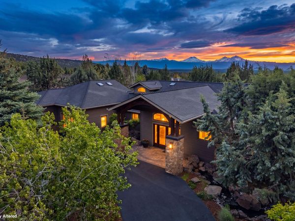 1134 Highland View Loop, Redmond, OR 97756