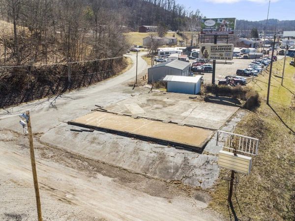 8932 US Route 60 , Ashland, KY 41102